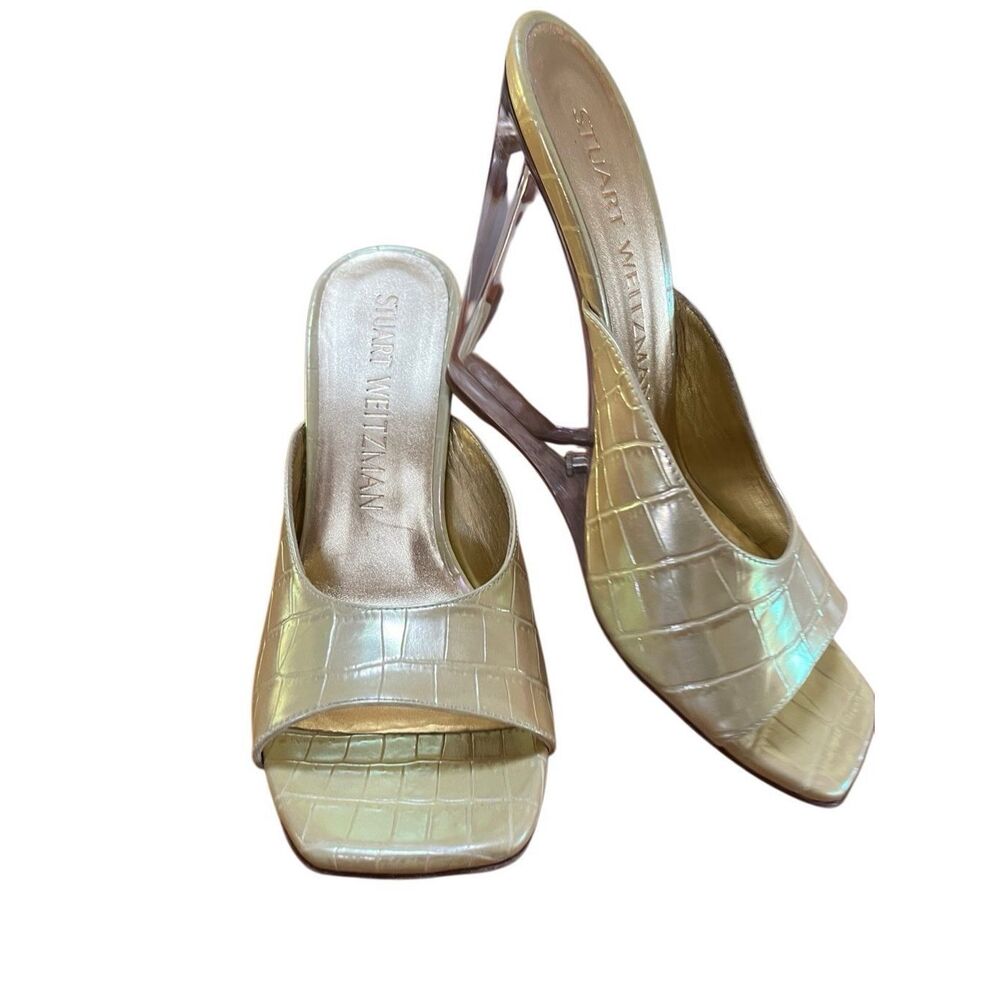Stuart Weitzman Light Green Croc-Embossed Sandals